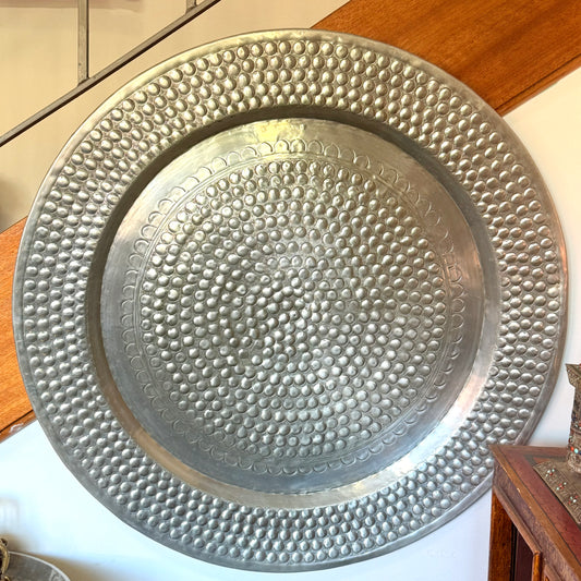 WHITE METAL DOTTED WALL PLATE 80cm