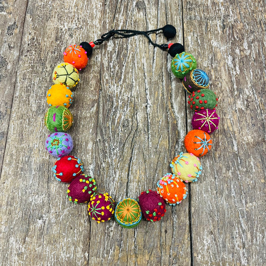 MF11 FELT HANDSTICHED NECKLACE